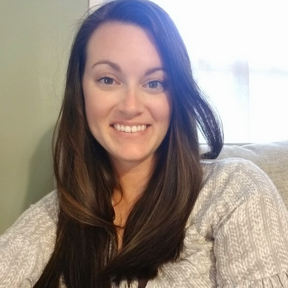 Meet your Posher, Cassi - Picture 1 of 1